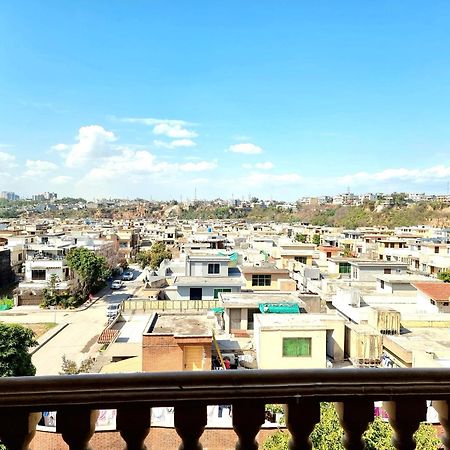 Executive 3 Bedrooms Apartment In Bahria Town Ravalpindi Kültér fotó