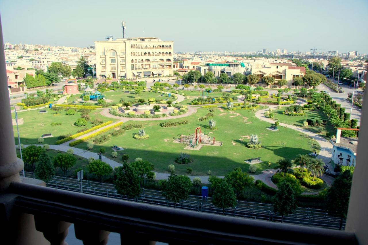 Executive 3 Bedrooms Apartment In Bahria Town Ravalpindi Kültér fotó