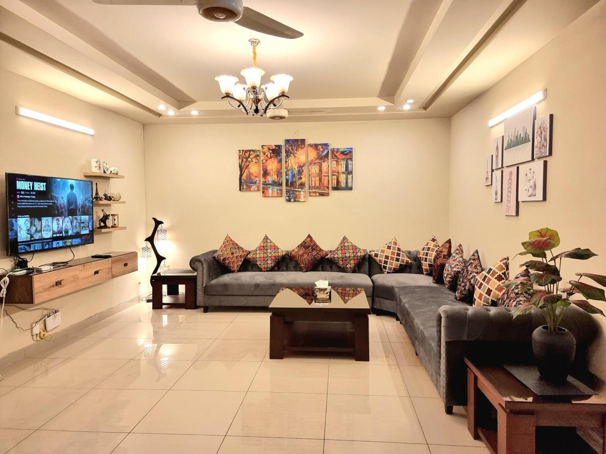 Executive 3 Bedrooms Apartment In Bahria Town Ravalpindi Kültér fotó