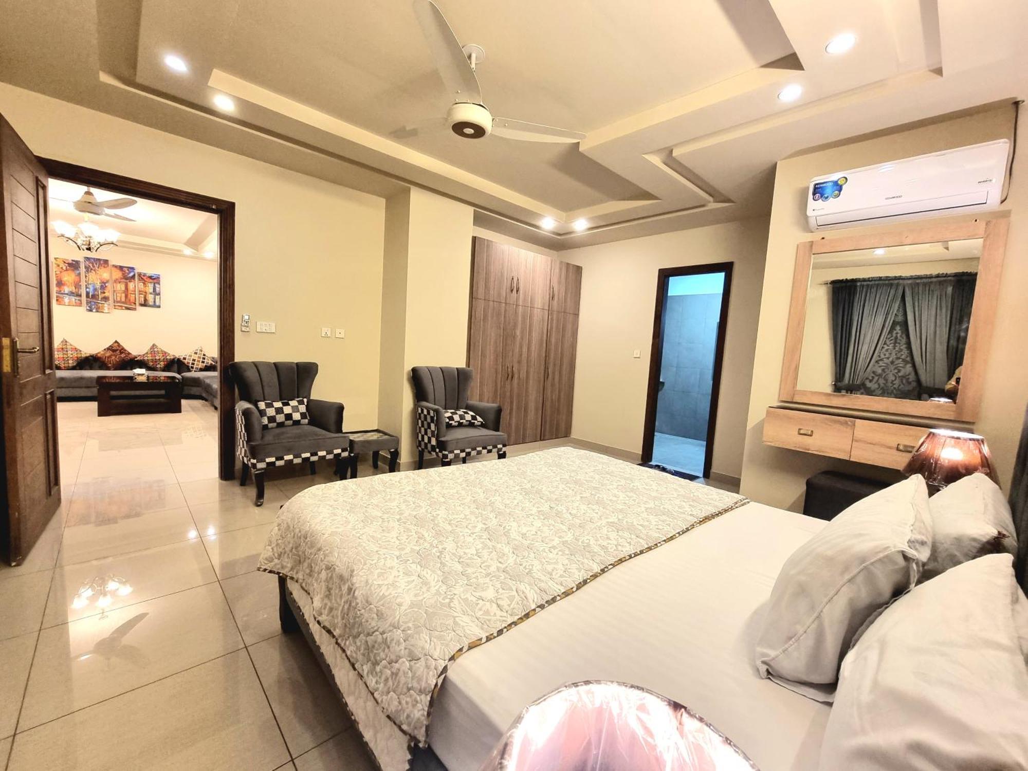Executive 3 Bedrooms Apartment In Bahria Town Ravalpindi Kültér fotó