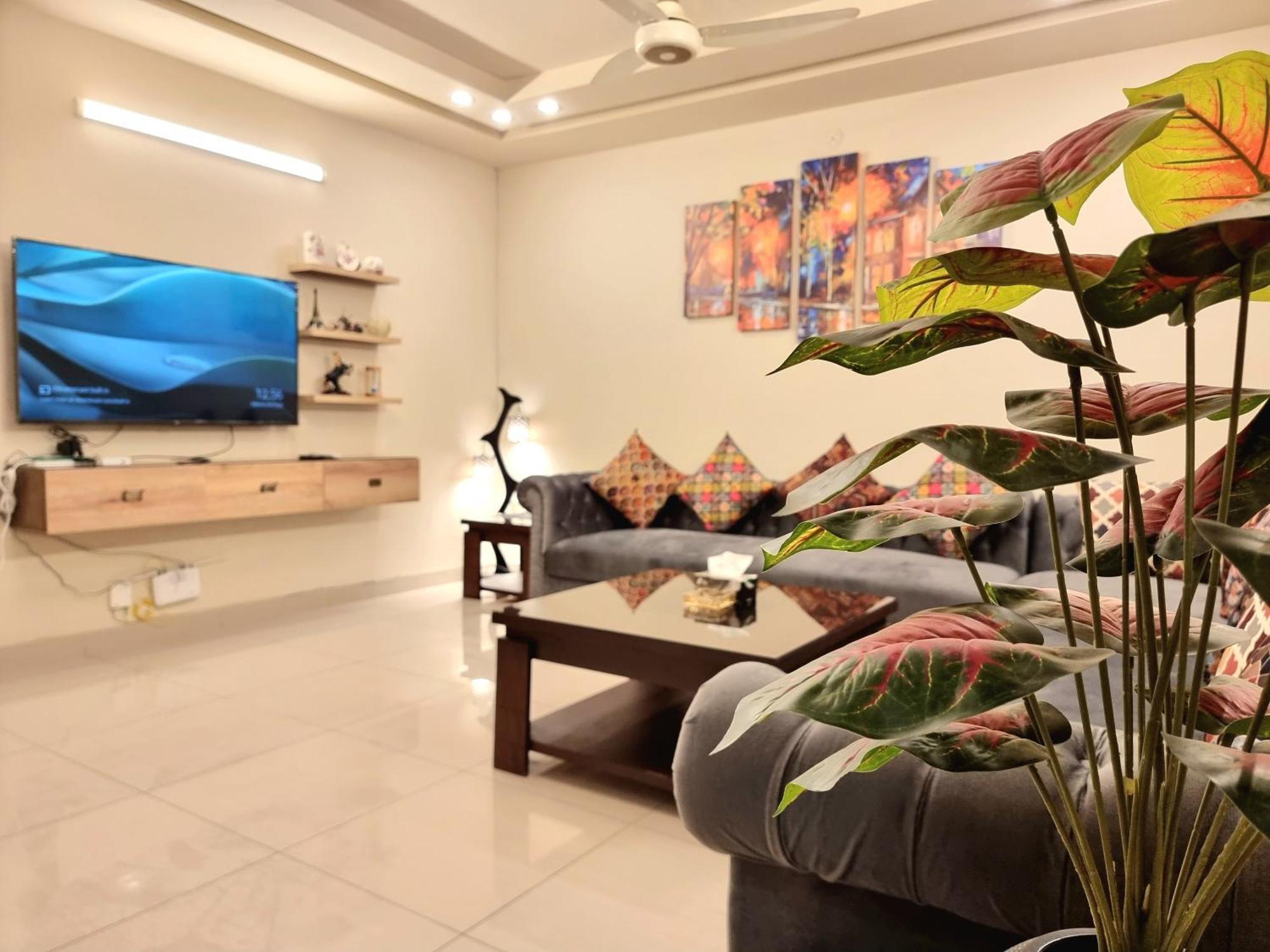 Executive 3 Bedrooms Apartment In Bahria Town Ravalpindi Kültér fotó
