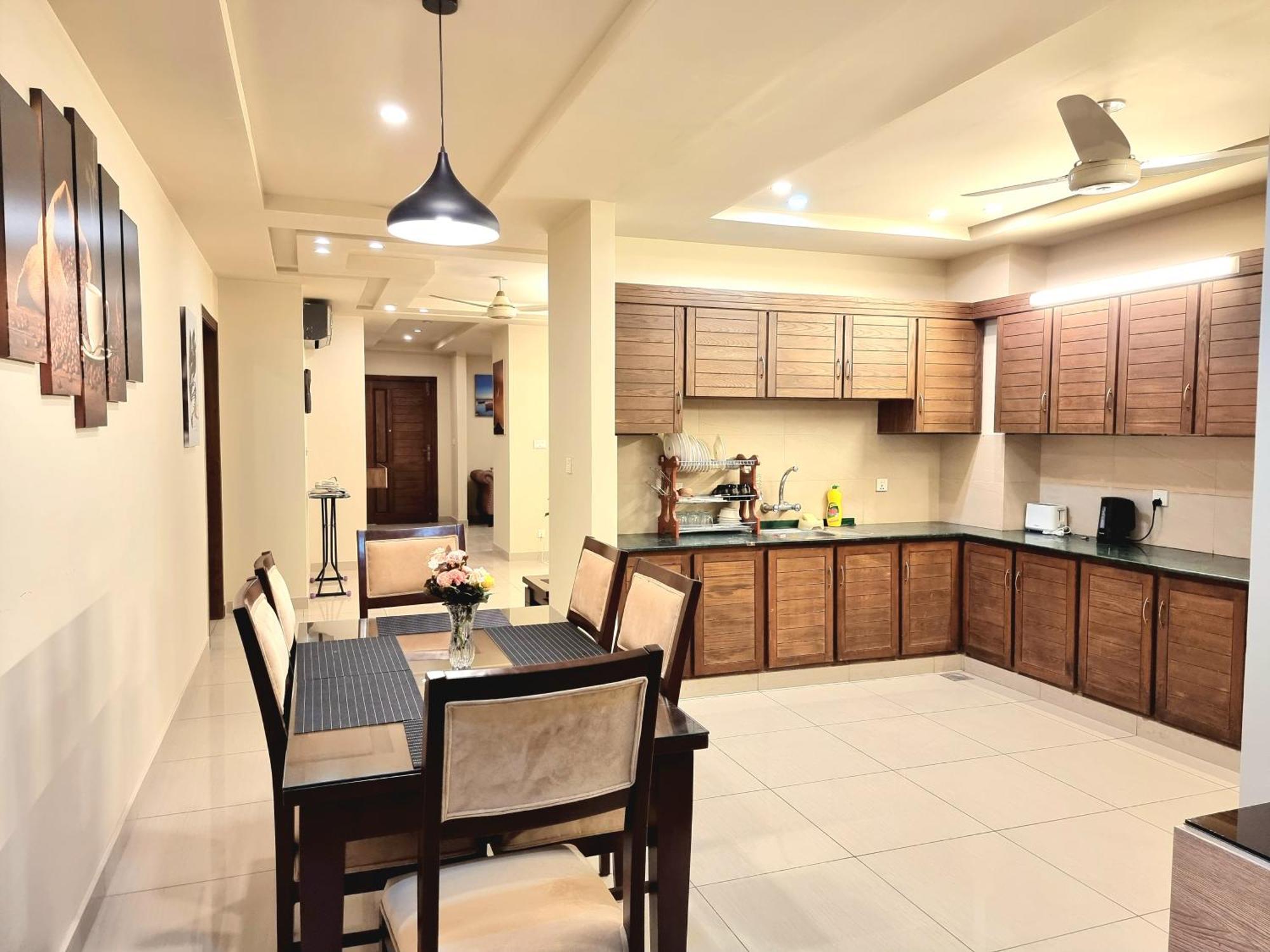 Executive 3 Bedrooms Apartment In Bahria Town Ravalpindi Kültér fotó