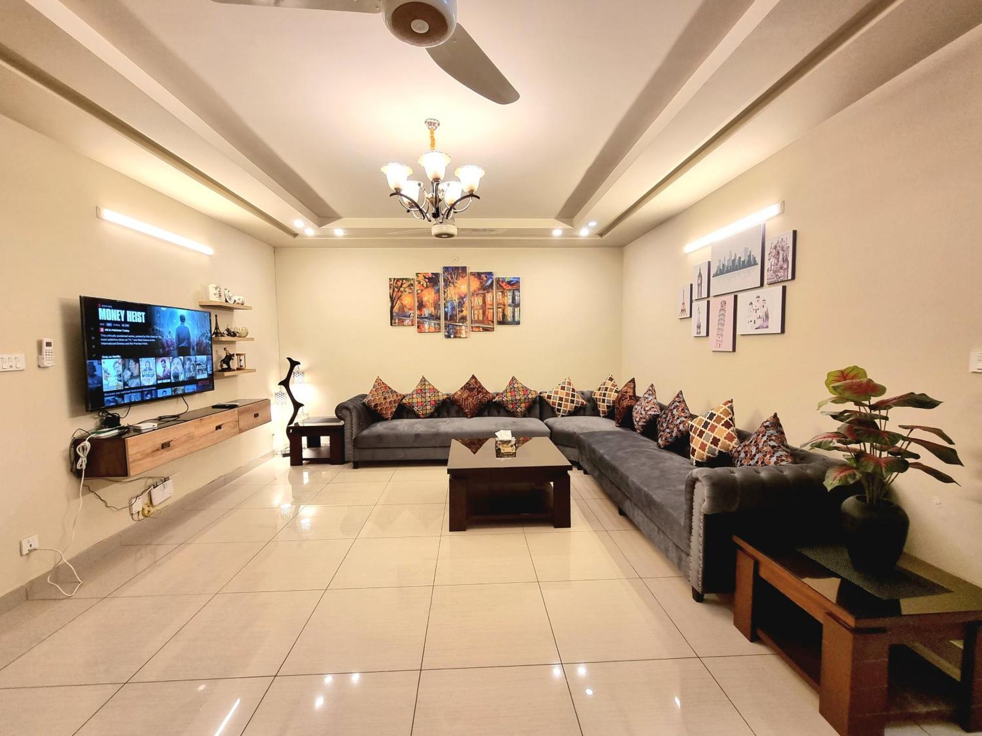 Executive 3 Bedrooms Apartment In Bahria Town Ravalpindi Kültér fotó