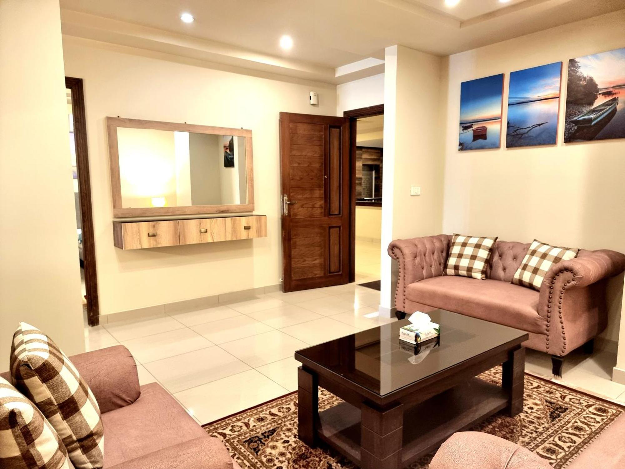 Executive 3 Bedrooms Apartment In Bahria Town Ravalpindi Kültér fotó